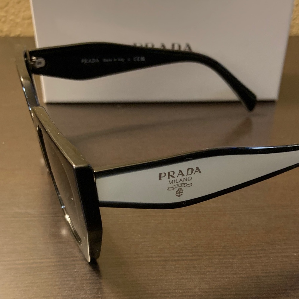 Prada Black Oversized Sunglasses - Picture 2 of 4
